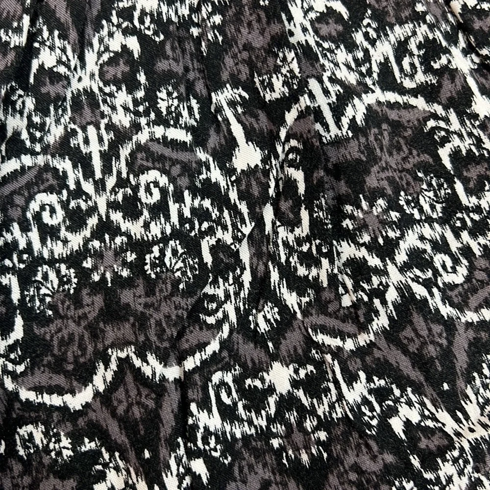 Xhiliration Black and White Skirt Medium